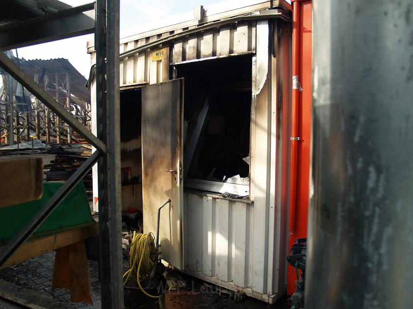 Grossbrand Holzlager Siegburg Industriestr P077.JPG